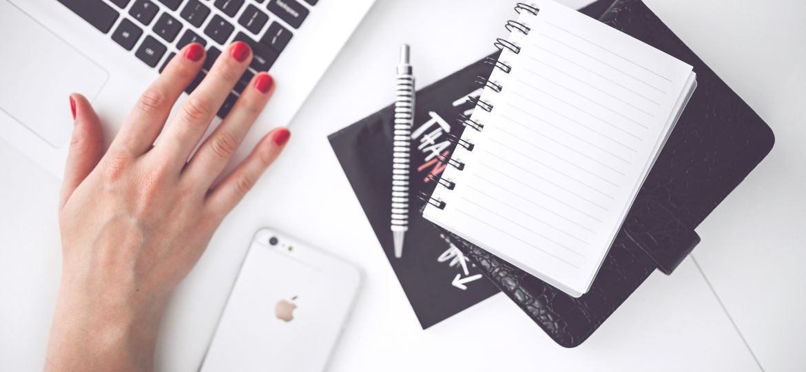 desk-female-hand-hand-6471