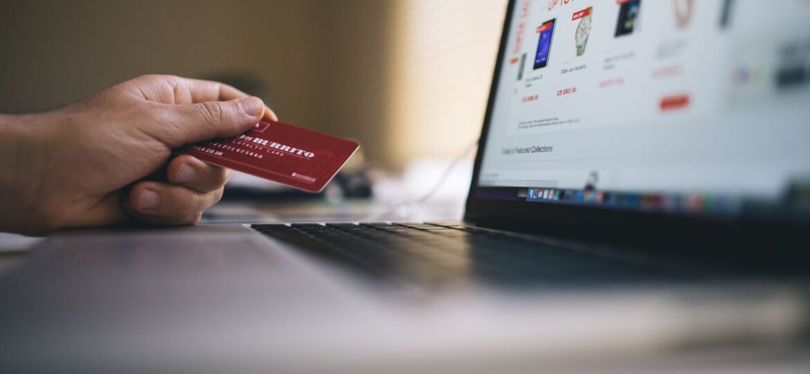 8_Platforme_pentru_comert_online_Magento